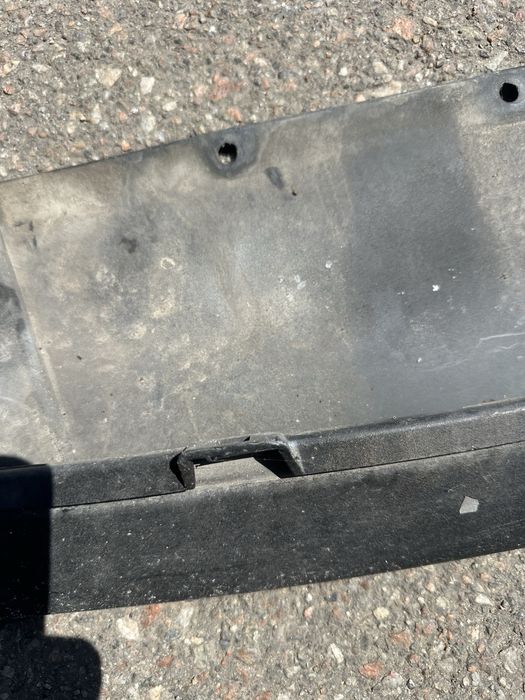 Dodge Challenger 2016 нижня частина бамперу