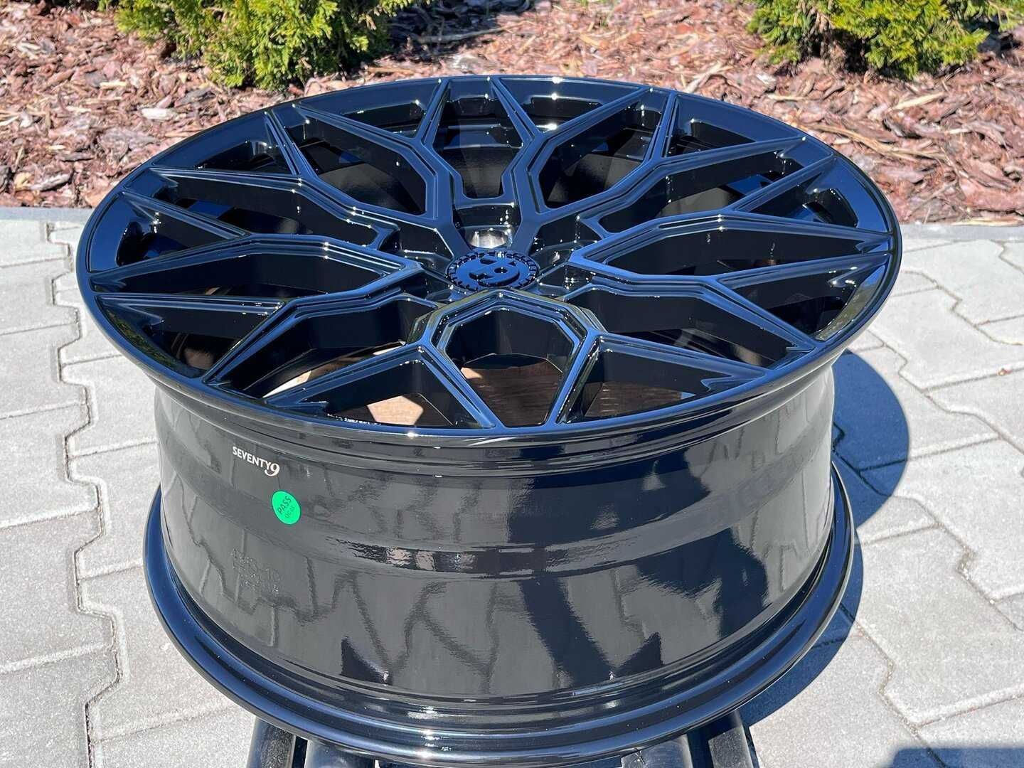 Felgi Seventy9 SV-K 19" 8,5J ET40 5x114,3 Black Glossy
