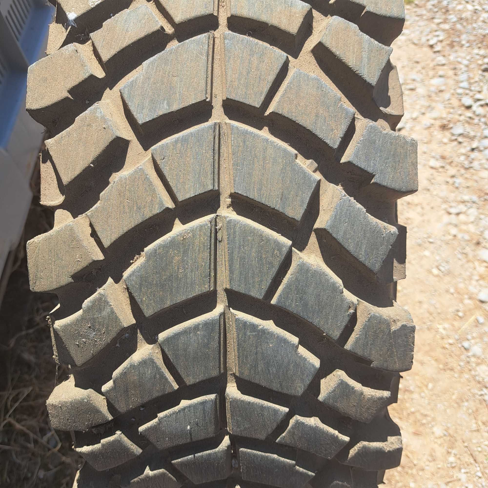 Pneu 4×4 traçāo + de meio piso