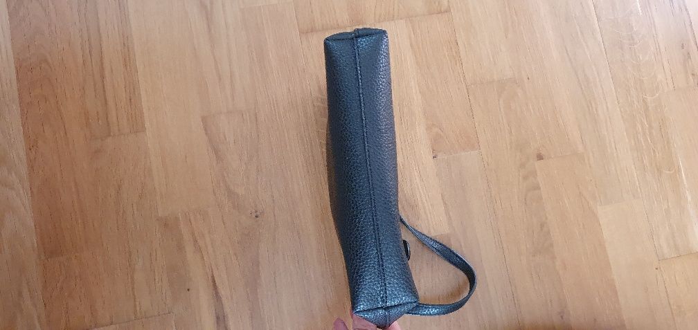 Torebka na ramię  2 w 1 f. GUESS - Bobbi dwustronna