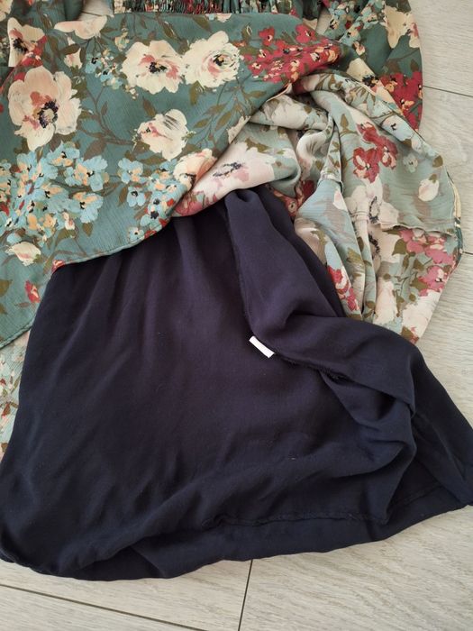 Sukienka w kwiaty Zara rozmiar S