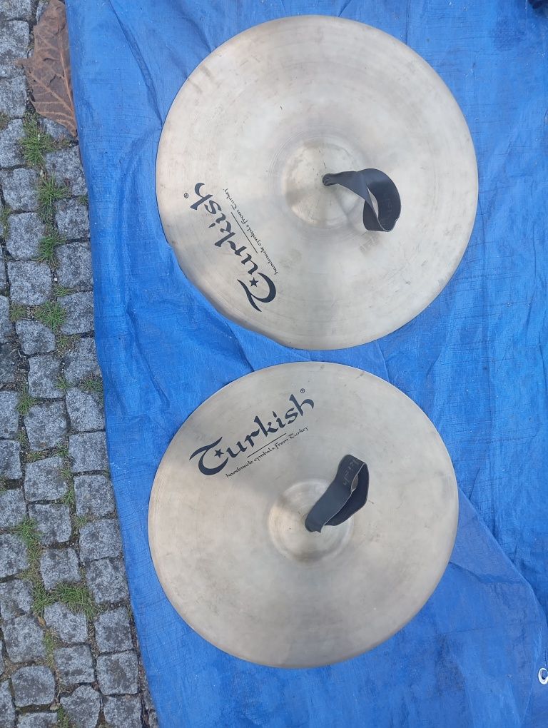 Pratos sinfonicos de orquestra