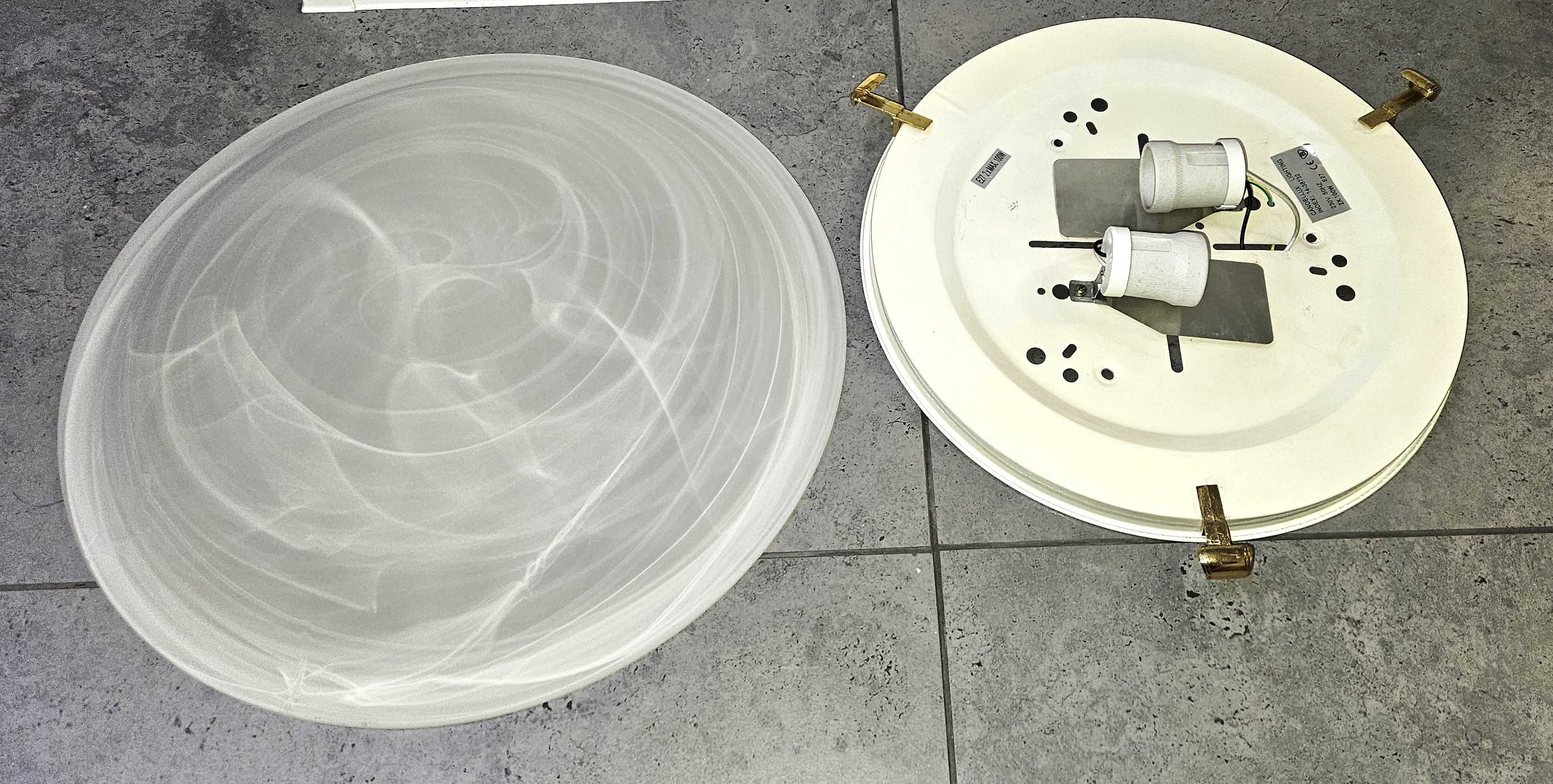 Plafon z szklanym kloszem średnica 40cm.