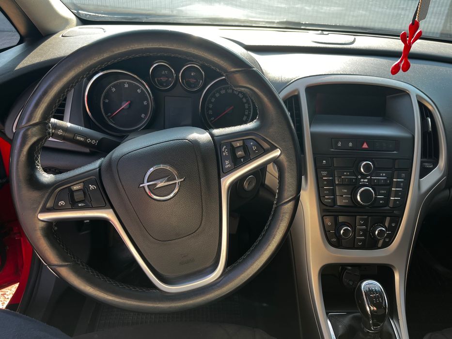 Продам Opel Astra 2011 J