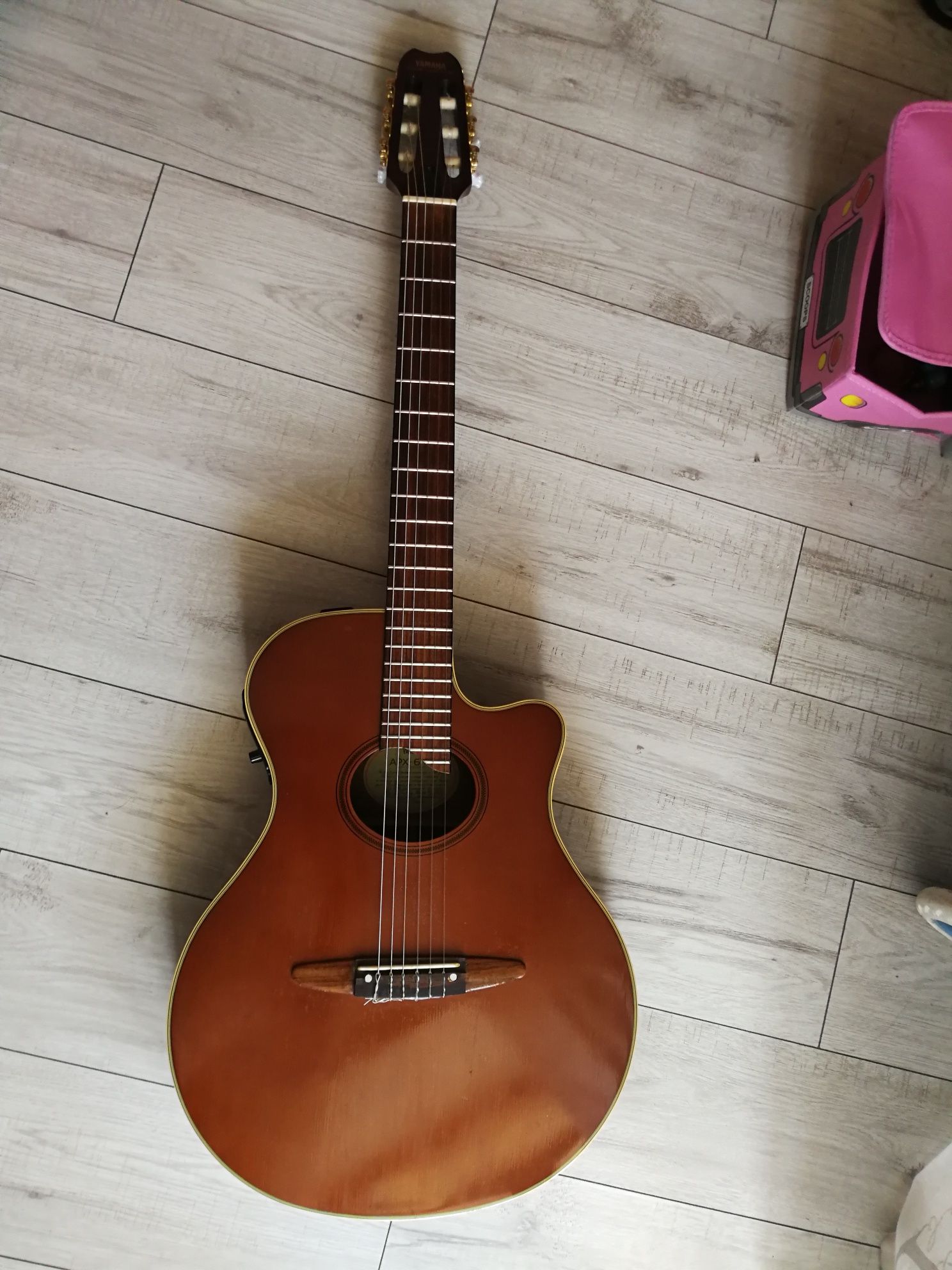 Гитара Yamaha APX 6 NA