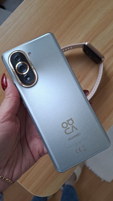 Sprzedam telefon + zegarek Huawei nova pro 256gb