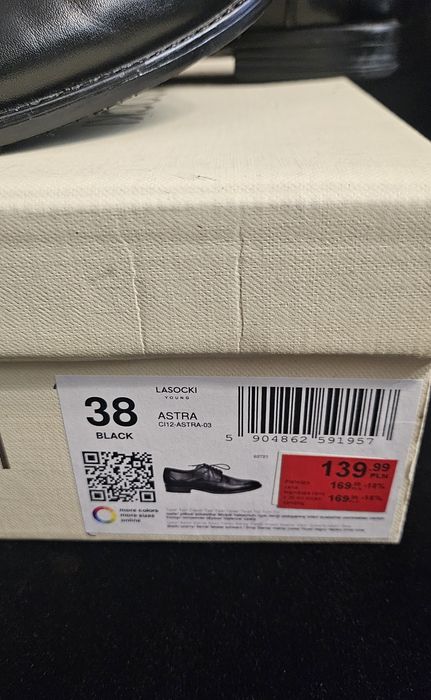 Sprzedam buty komunijne chłopięce roz. 38