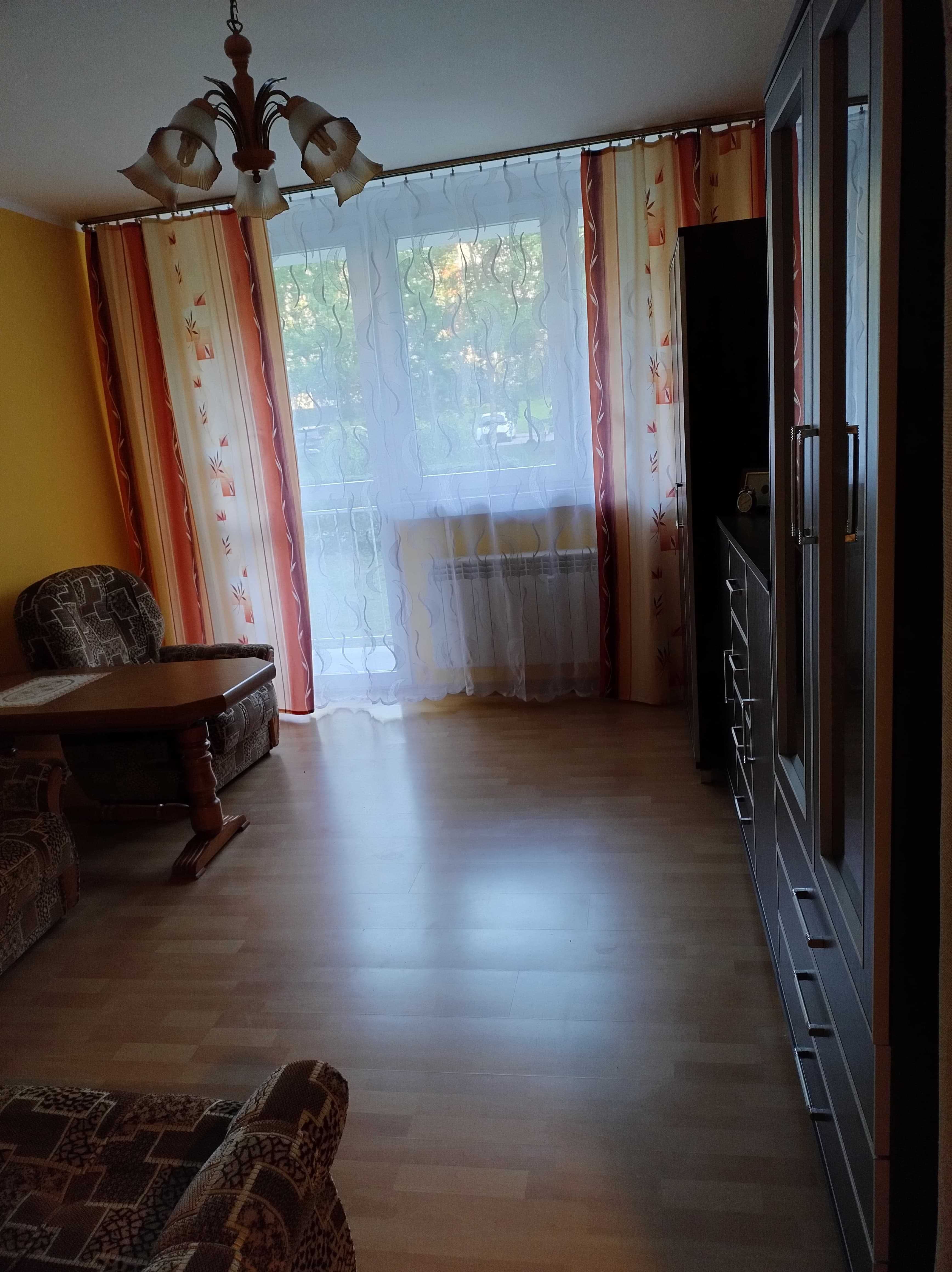 Ustawne 2-pokojowe mieszkanie 48 m² na parterze Olkusz, Os. 1000-lecia