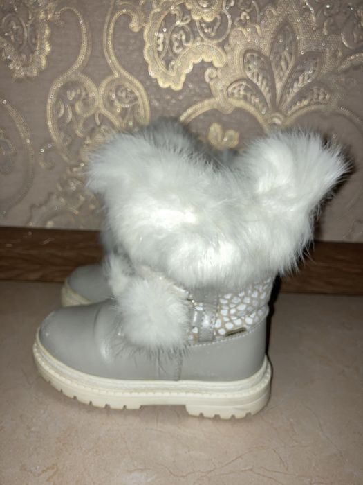 Продам зимние сапоги Bartek для девочки,26р.
