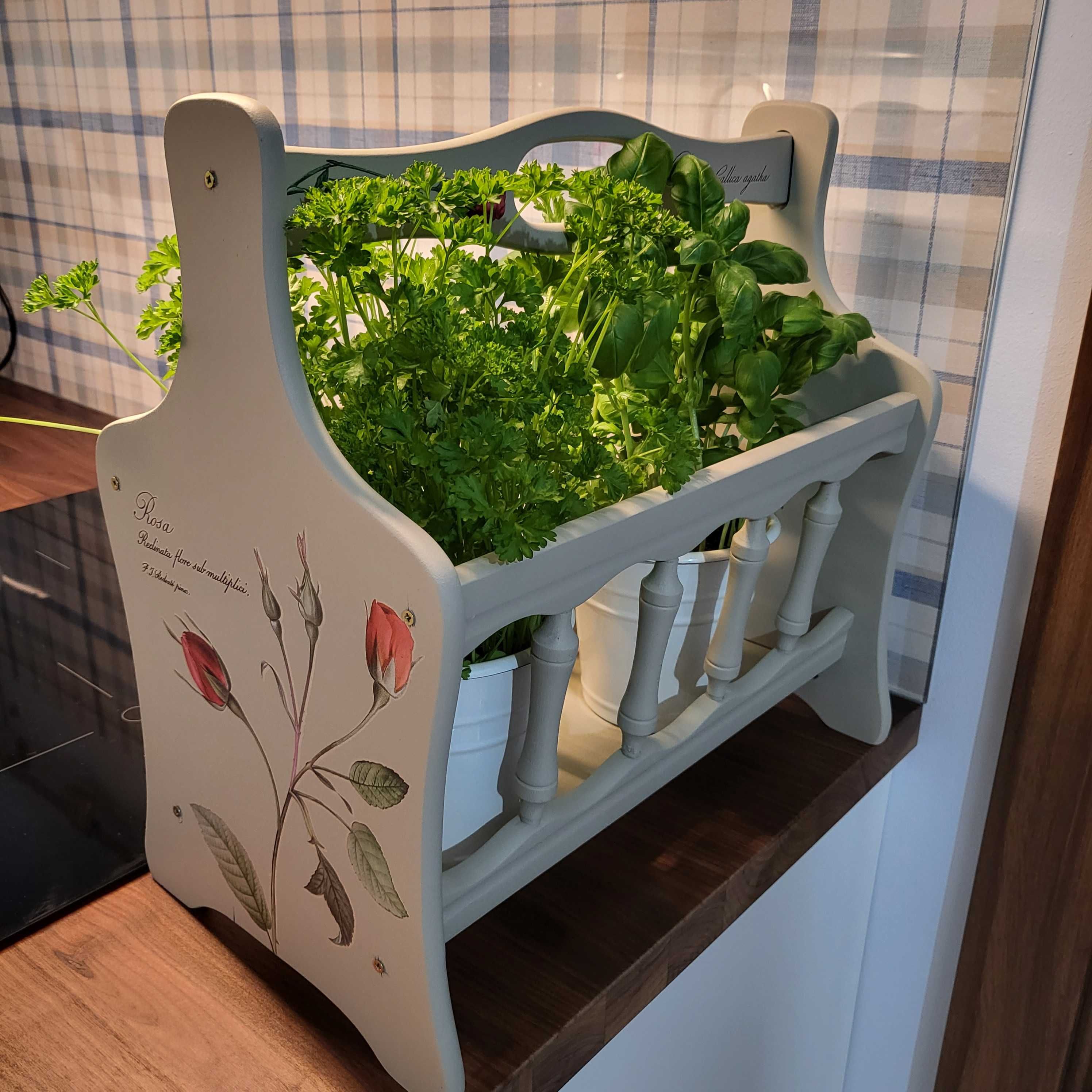 Kwietnik vintage stylizowany, stojak na zioła i skrzynka na rośliny
