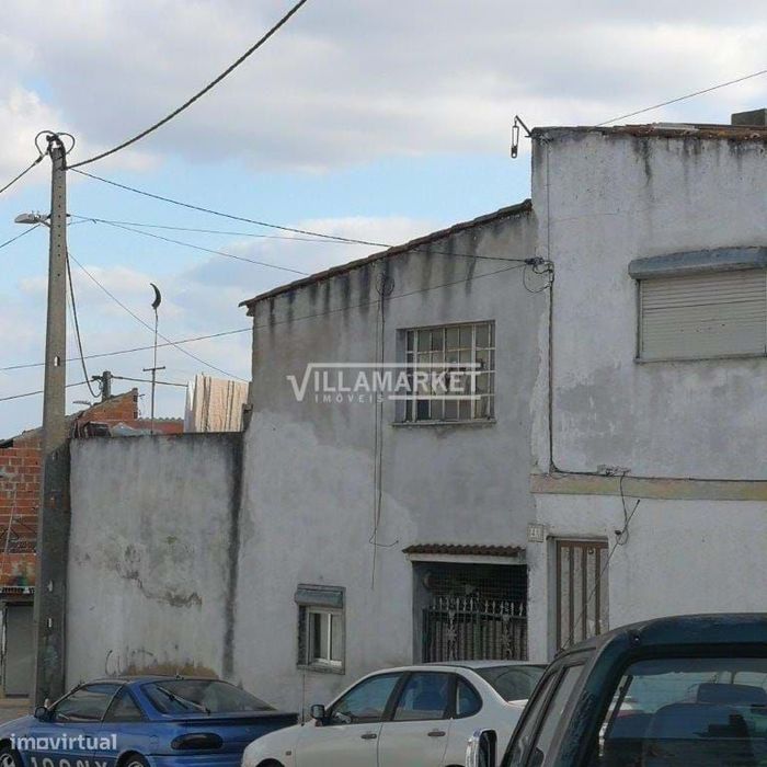 Moradia V3 da banca com 2 pisos situada em Beja - Alentejo
