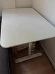 Biurko Bekant 160x80 biale. Ikea.