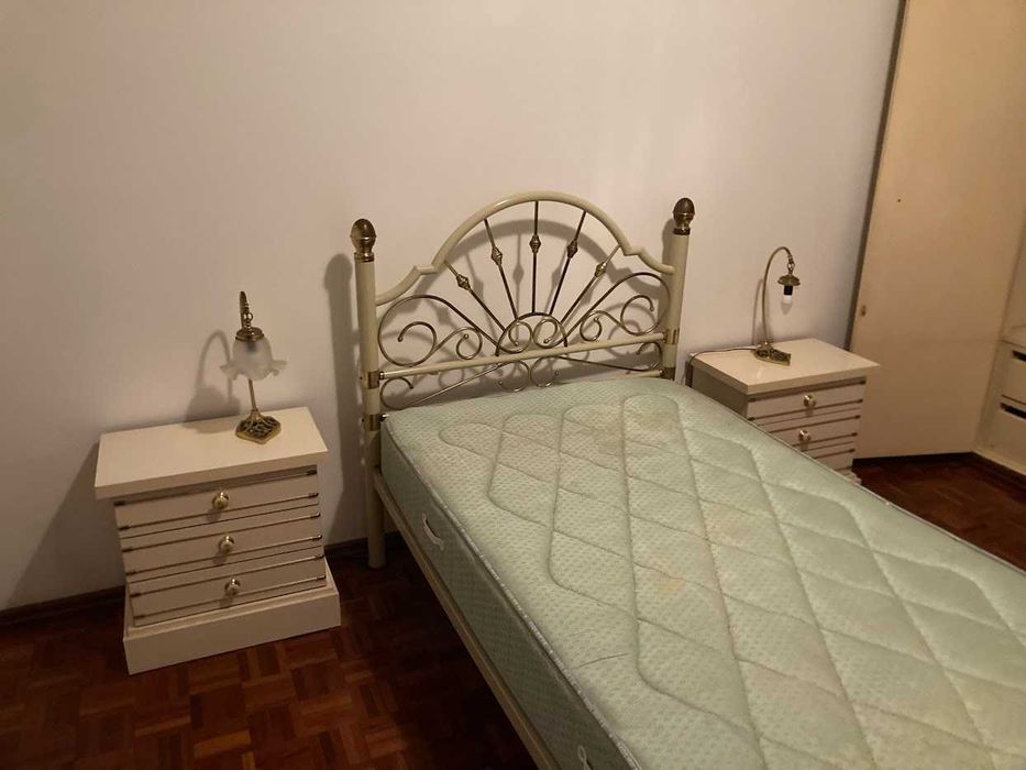 Quarto creme de menina