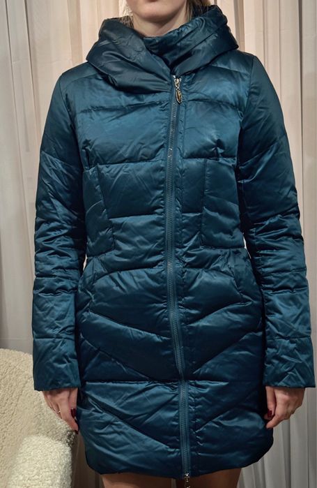 Жіночий зимовий пуховик