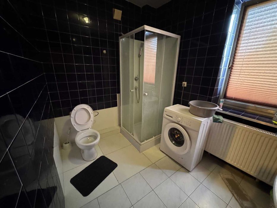 Komfortowy hostel (miejsca w pokojach) lub możliwość wynajęcia domu