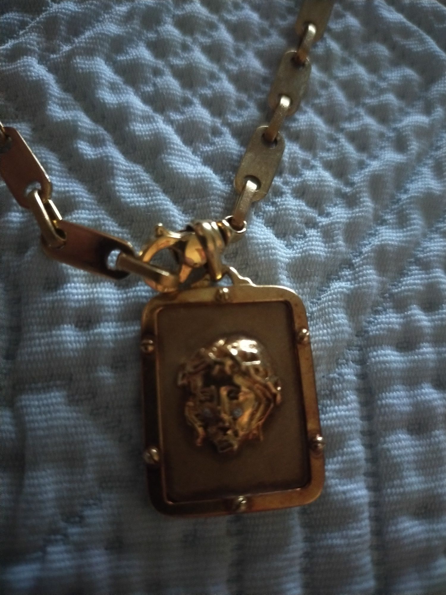 Fio de ouro 19k.