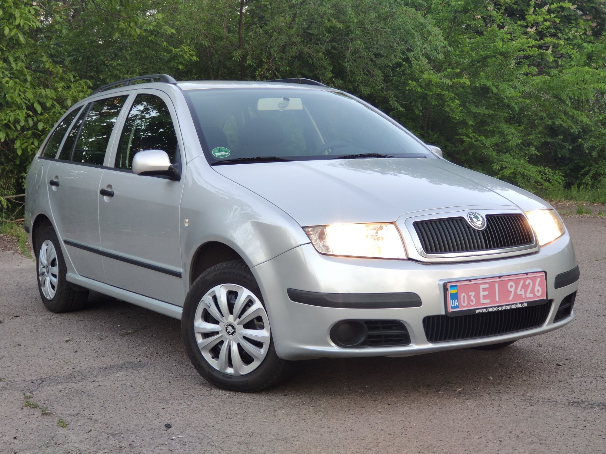 Продам  SKODA FABIA 1.4 бен. АВТОМАТ 2004г