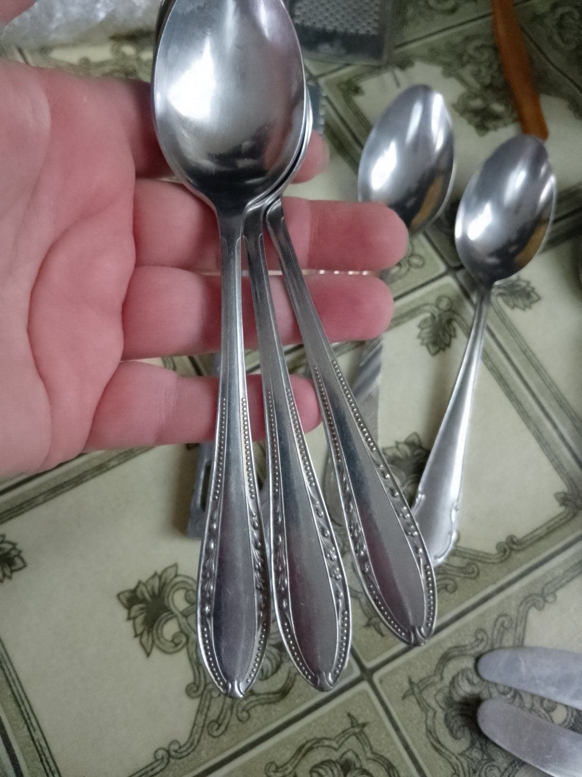 Продам ложки, вилки ножи