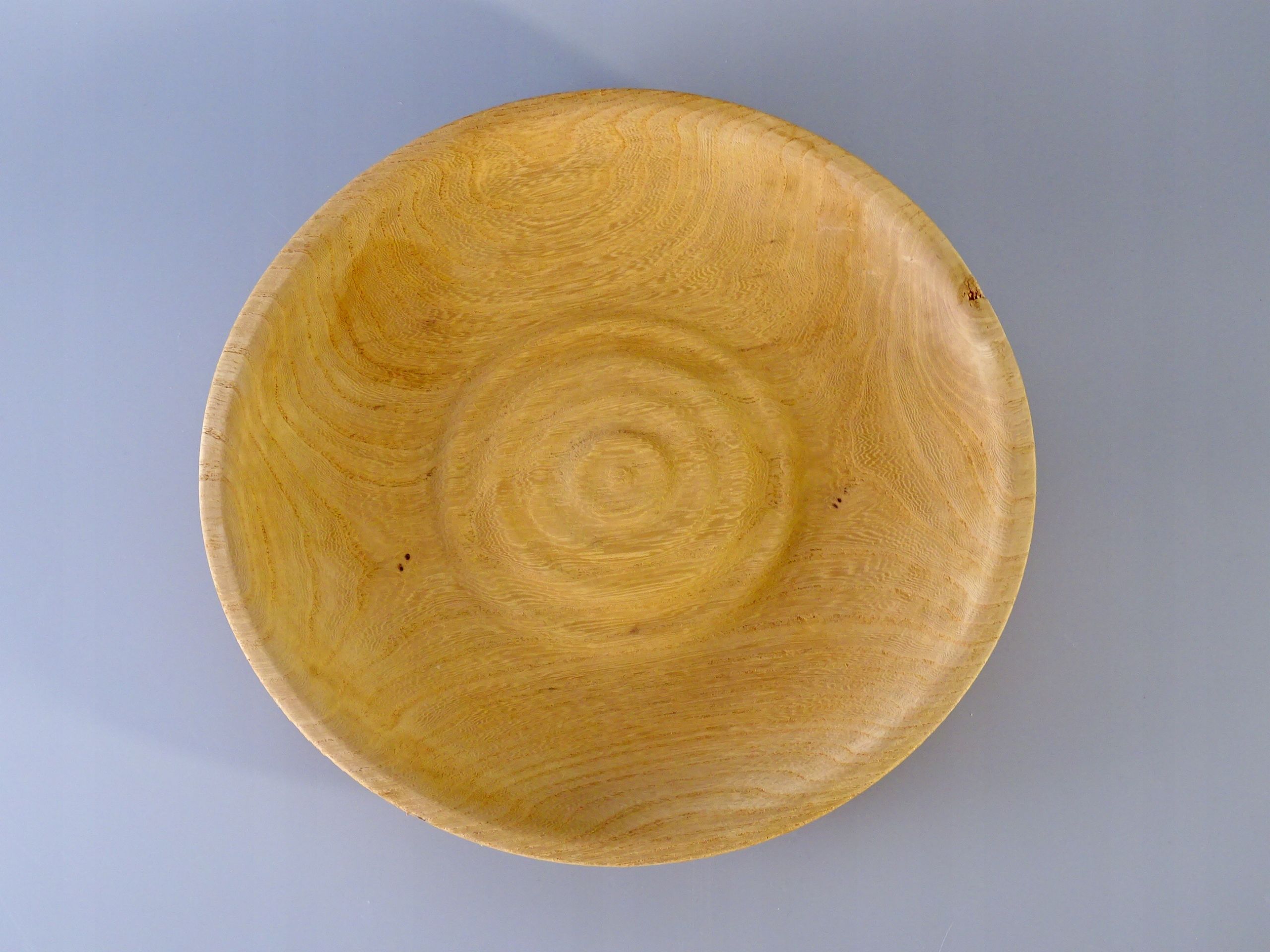 stara patera talerz z surowego drewna