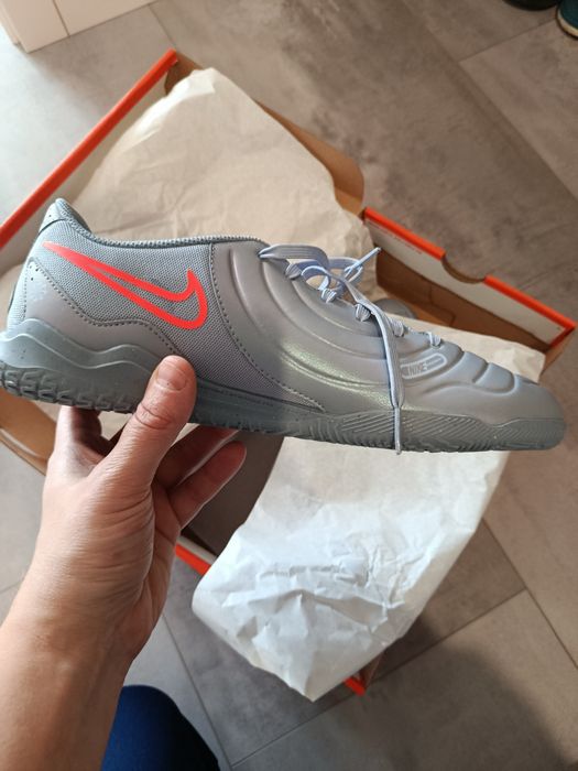 Nowe buty halówki męskie Nike Tiempo Legend 10 Club szare na halę 42.5