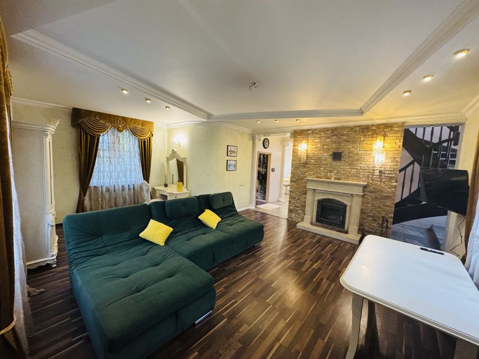 Подобово будинок. Басейн з підігрівом. Чан-Джакузі. м.Буча