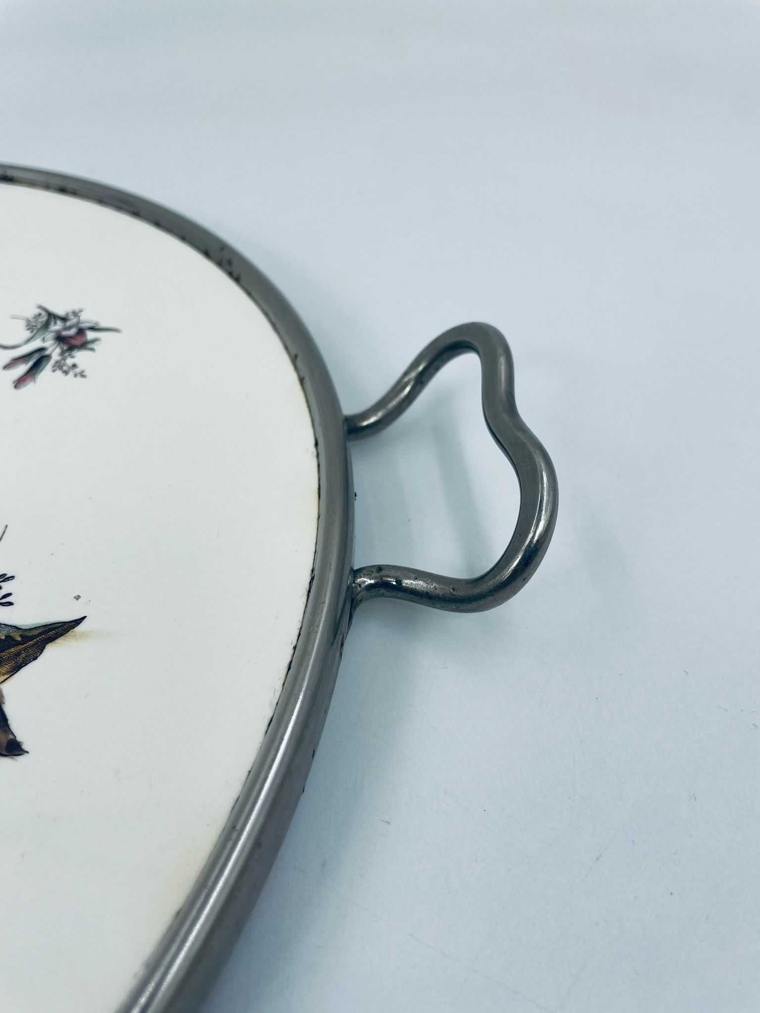 Taca, patera porcelanowa z motywem orzechów laskowych