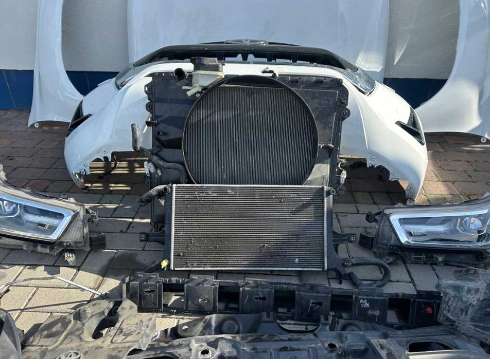 Разборка Toyota Hilux корпус повітряного фільтра