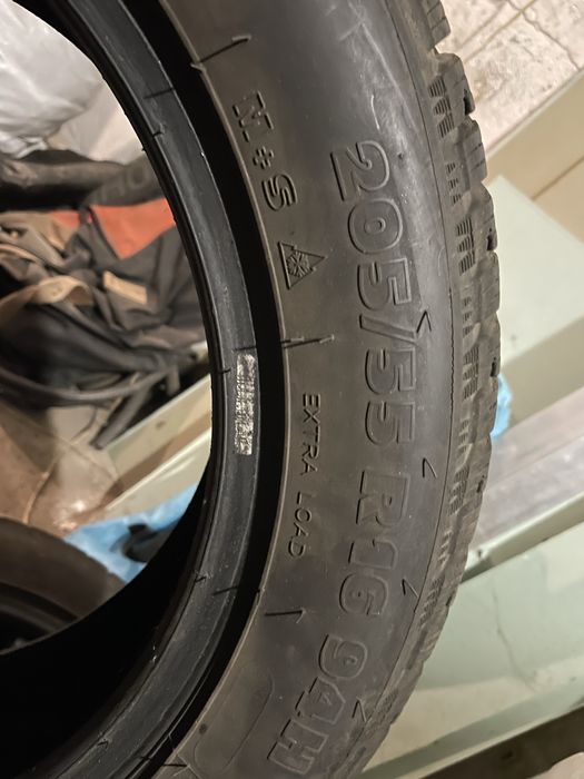 Зимові шини б/у 2 штуки