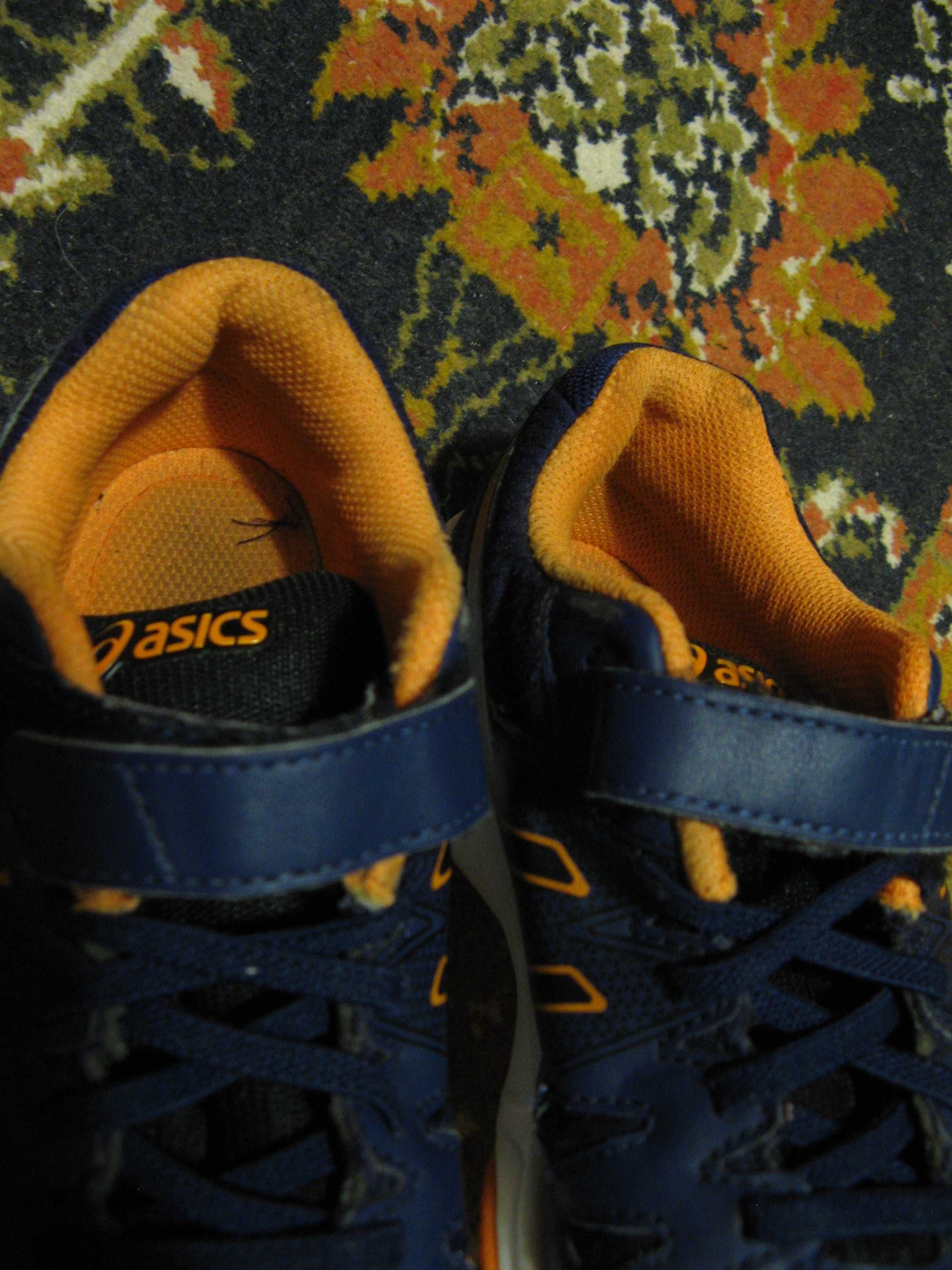 Кросівки Asics C414N