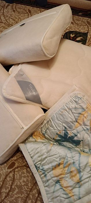 Продам постельный комплект из мериносовой шерсти .