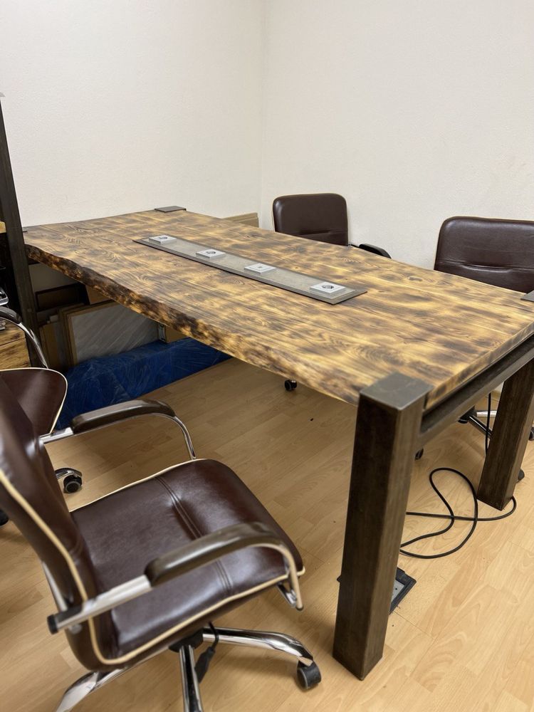 Продам комплект офисной мебели из натуральног дуба: 1650 $ (торг)
