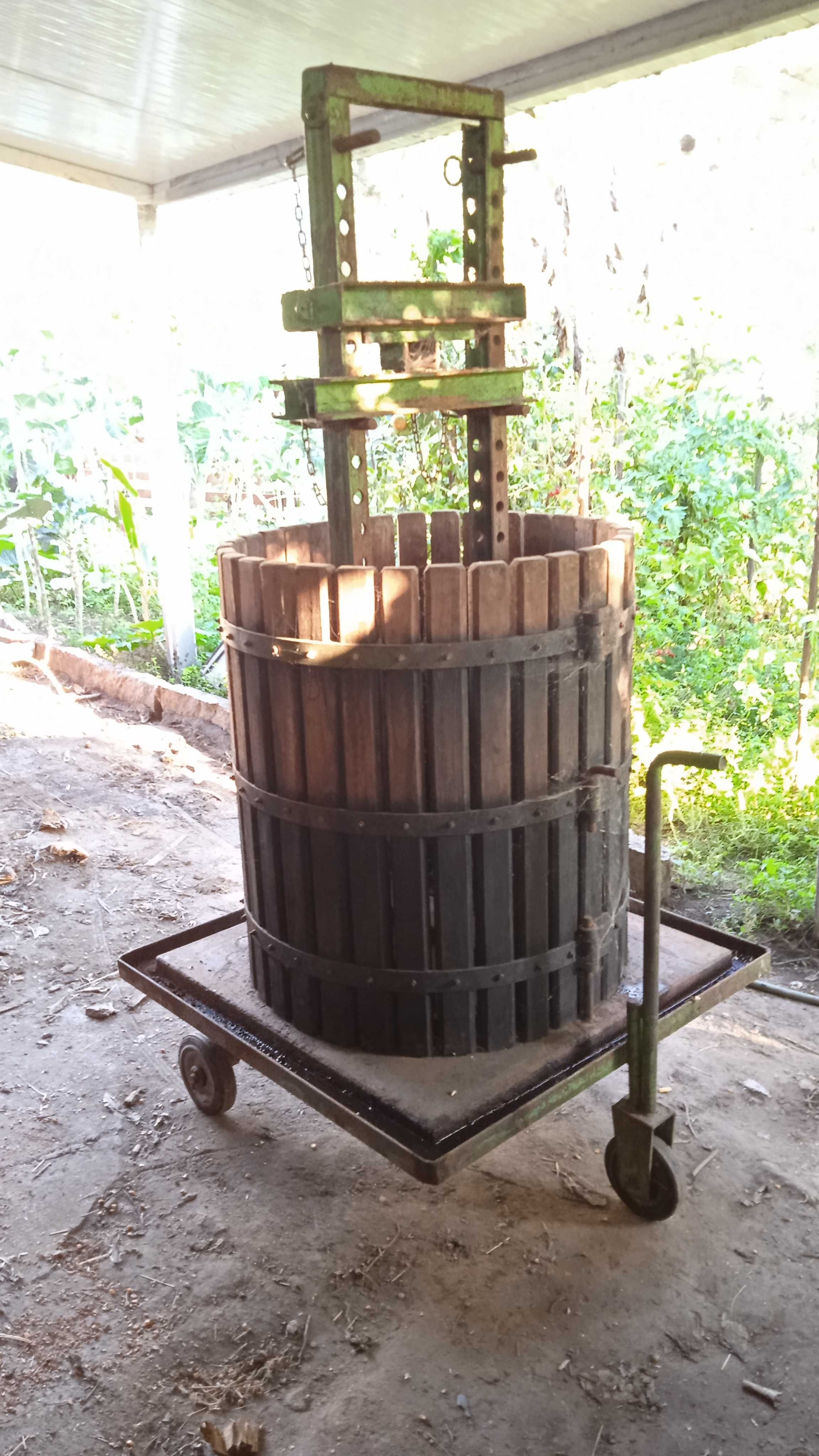 Prensa Hidráulica p/ Vinho