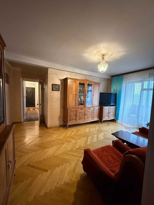 Здам 4-х кімн. кв-ру , м.Лівобережна,вул.Плеханова 4а (12000 грн) :