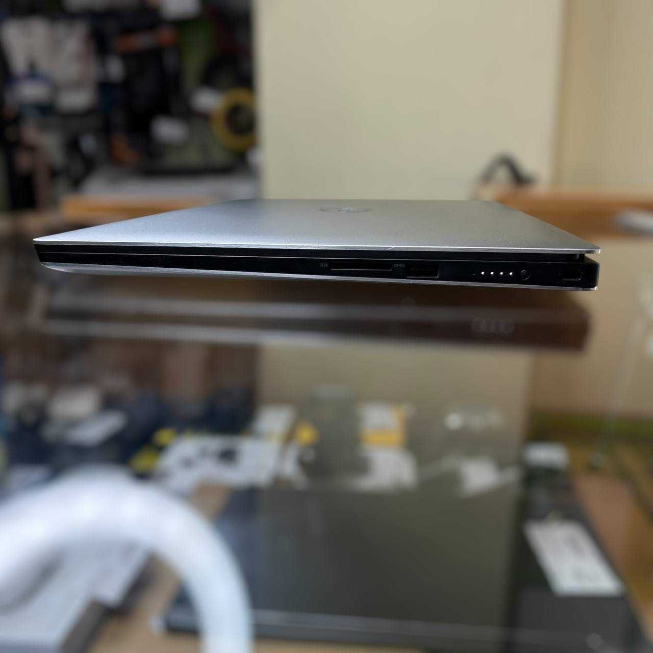 Ігровий DELL Precision 5520 FHD IPS Xeon E3 16RAM 512SSD Nvidia 4GB