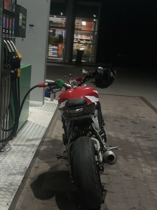 Honda cbr КАСТОМНА