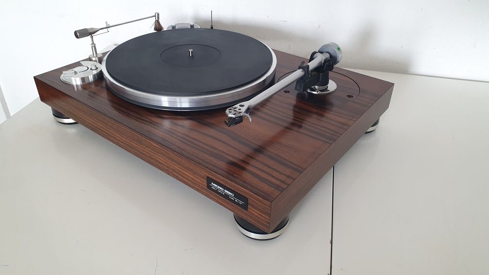 Micro Seiki BL-51 , Rega RB-250 , goldring 1012 gx