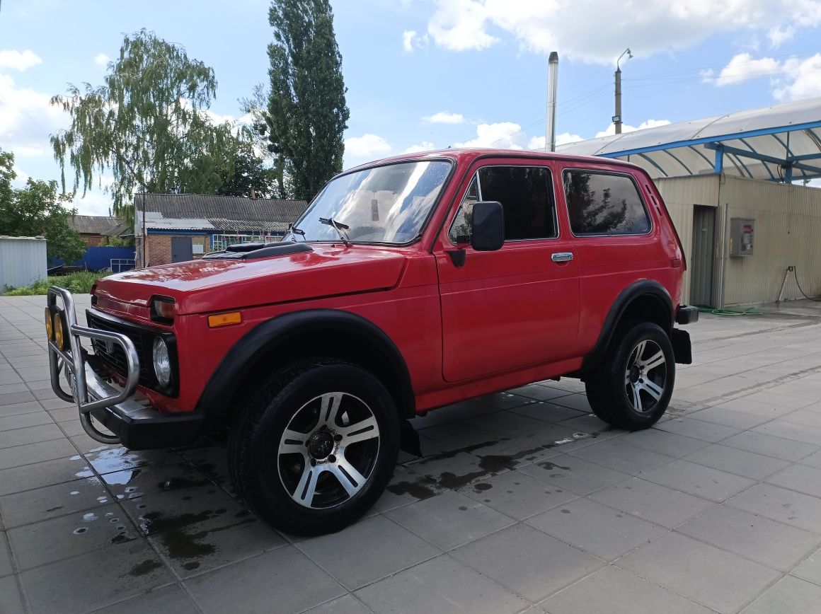 Продам автомобіль ВАЗ Нива