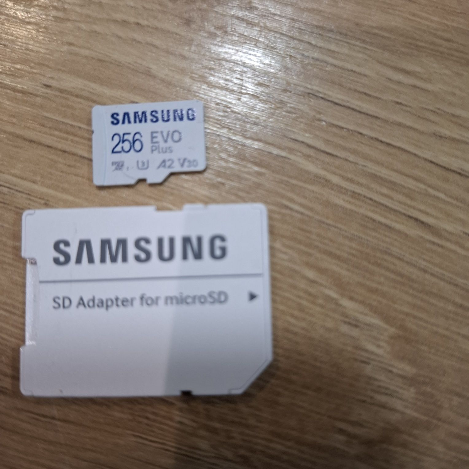 1111karta pamięci microSDXC Samsung EVO PLUS o pojemności 256GB.
Samsu