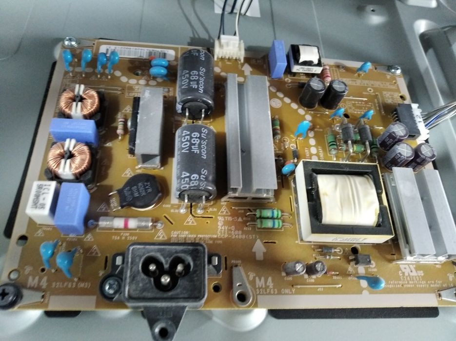 ТВ смарт LG 43LH560V на запчасти 97*57 см