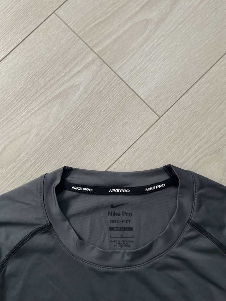 Оригінальна чоловіча термо кофта Nike PRO Combat Swoosh L