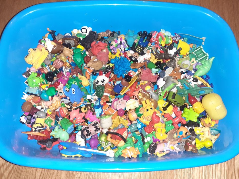 Lote boneco kinder São muitos