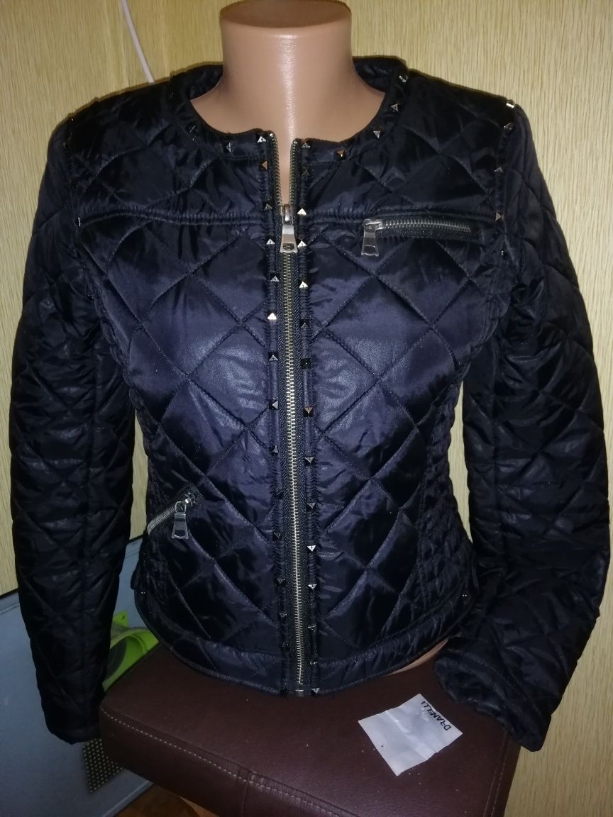 Куртка женская фирменная размер М 38