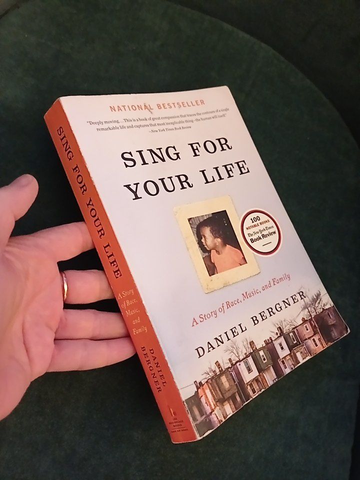 Книга англійською Sing for your life Daniel Bergner