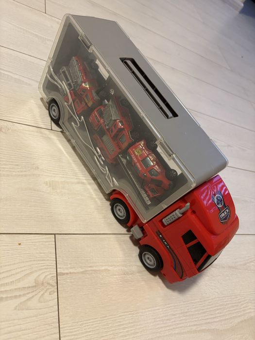 Продам трейлер з машинками