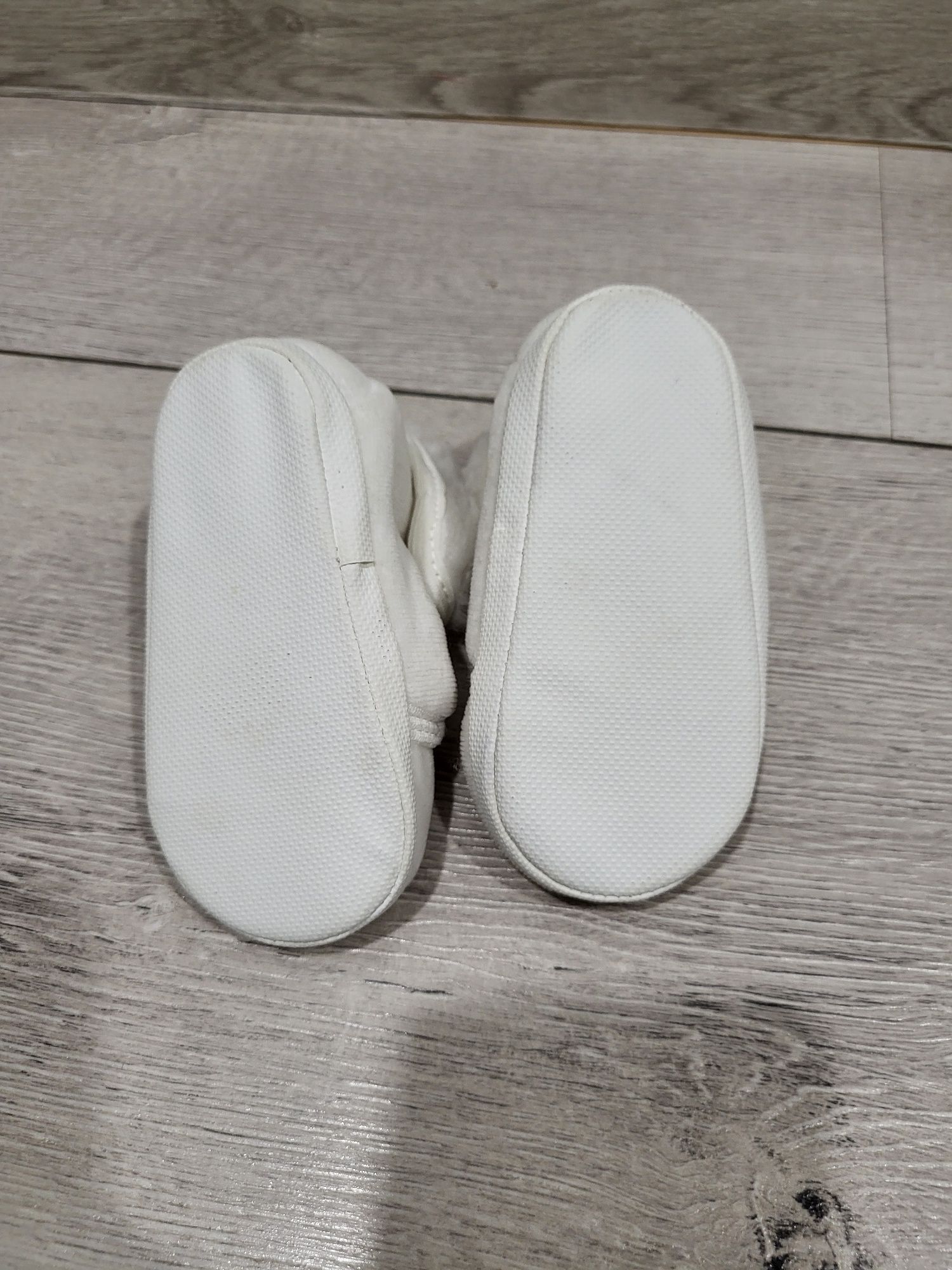 Nowe białe buciki niechodki niemowlęce rozmiar 19 chrzest roczek