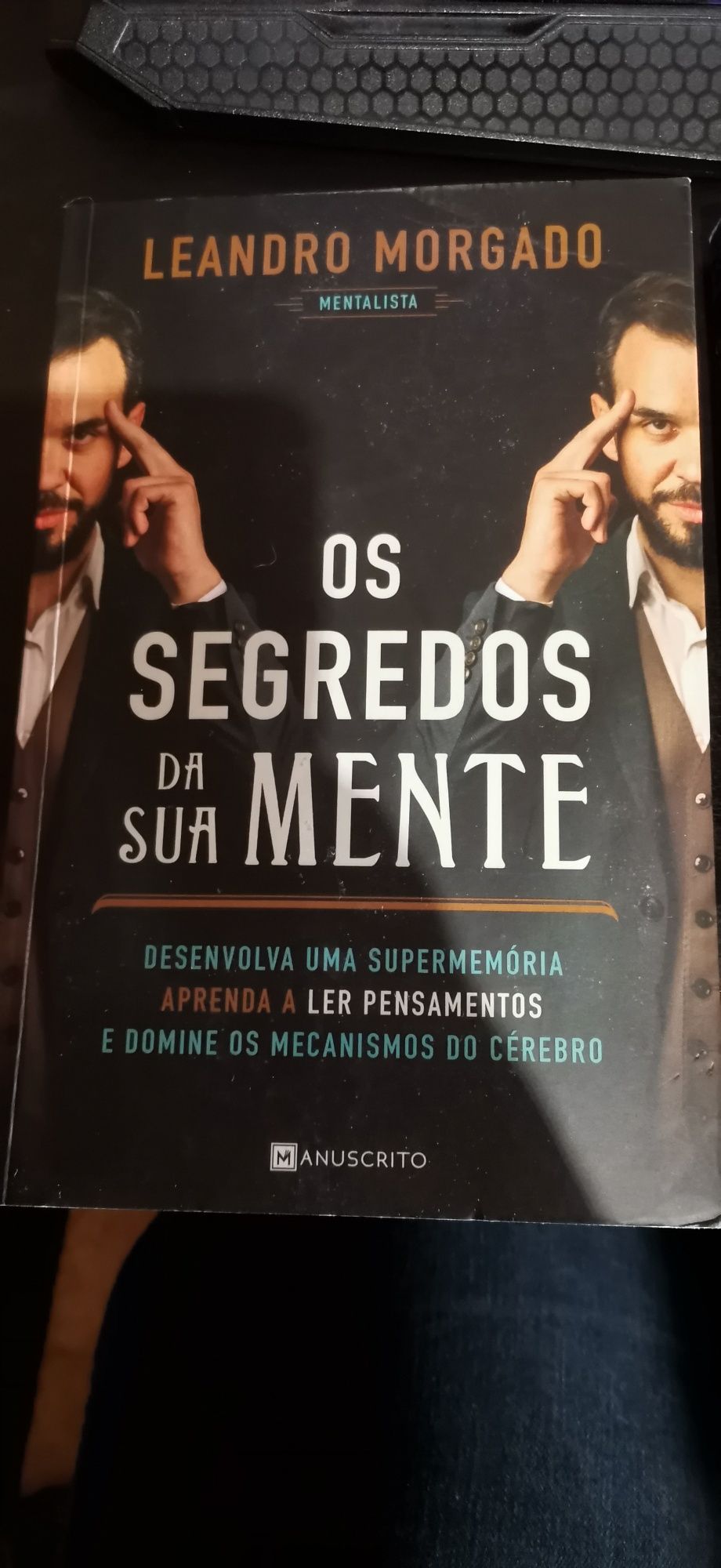 Livros romance e desenvolvimento pessoal