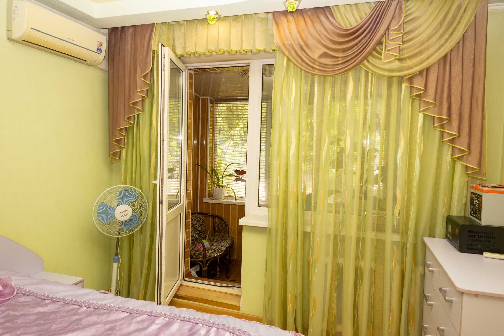Продам 3 кімн. квартиру р-н кафе "Мерлін". Ремонт. 52000