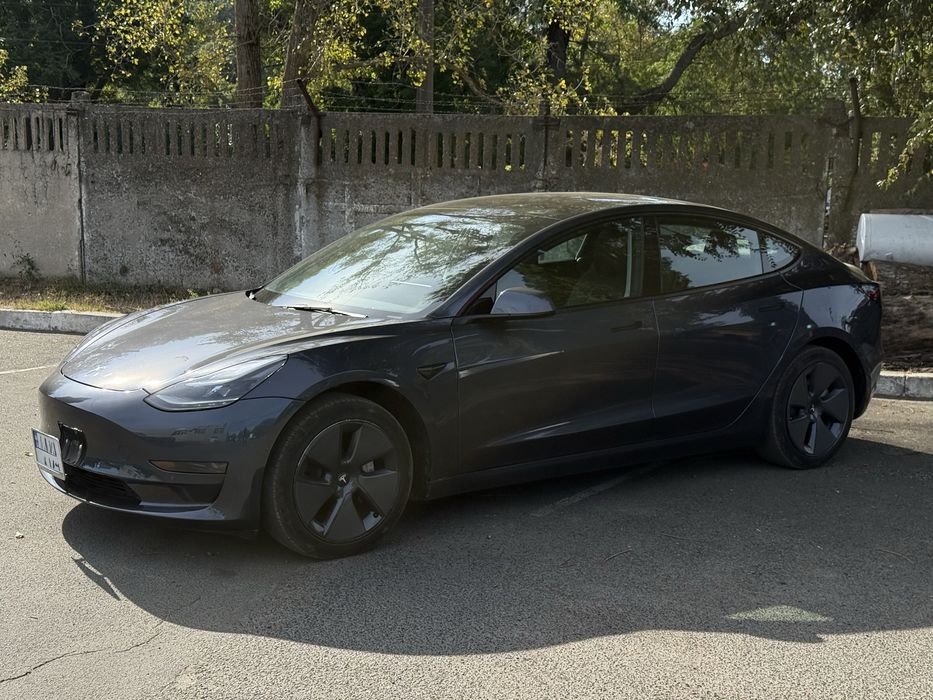 Аренда Тесла Модел 3, прокат авто Tesla Model 3