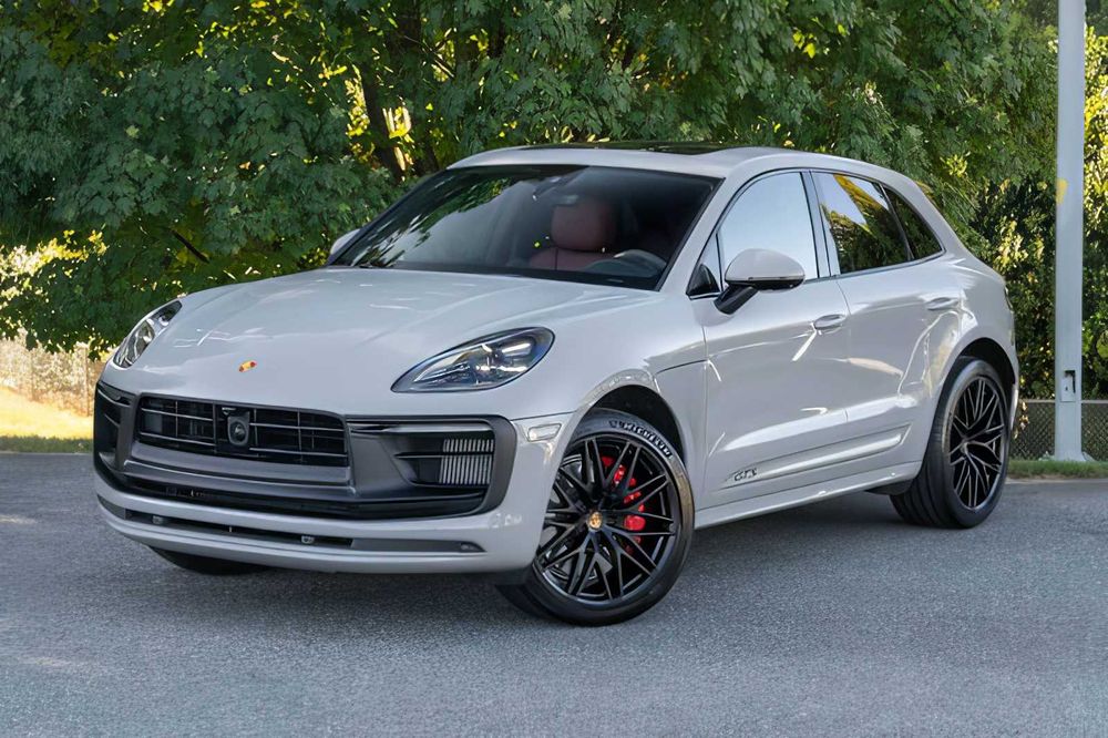 Porsche Macan      2023