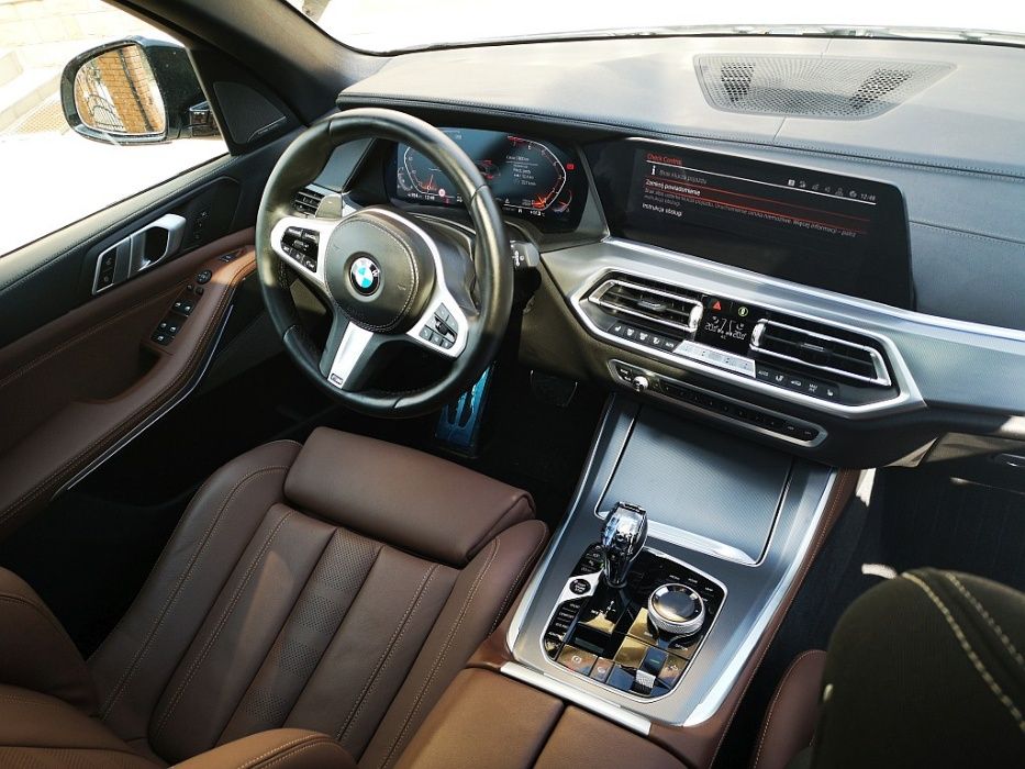 BMW X5, auto do ślubu, wynajem z kierowcą na wyjątkową okazję, Kielce